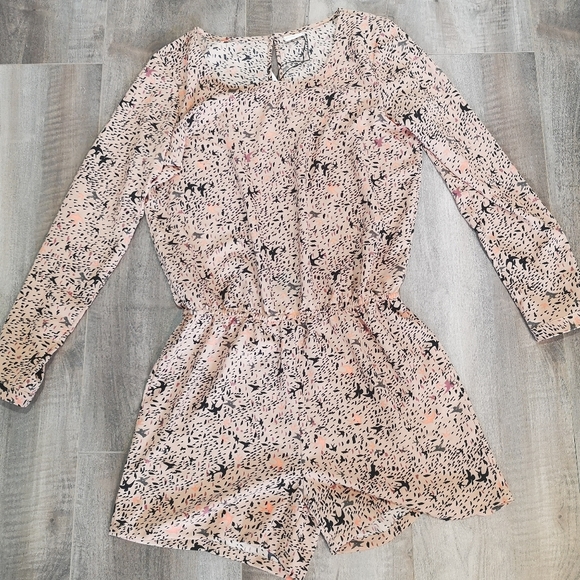Full sleeve Romper - Picture 1 of 3